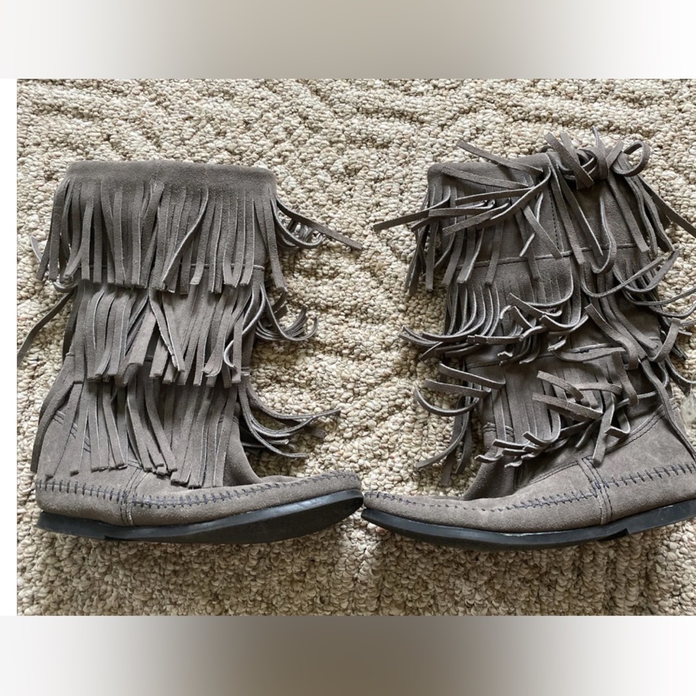 Minnetonka Boots Grey